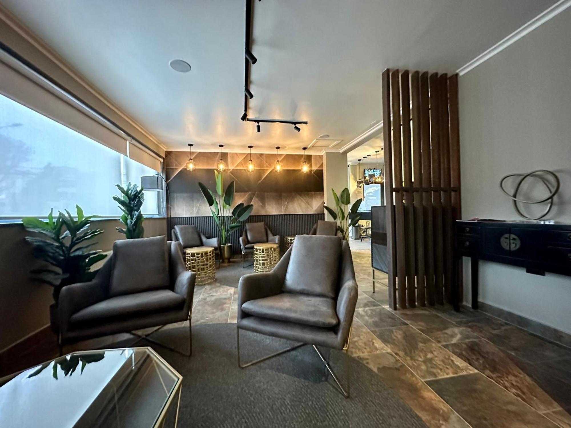 Patagonia Apart Hotel - Suite Punta Arenas Esterno foto